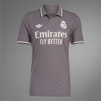Camiseta de la tercera equipación del Real Madrid para hombre 24-25